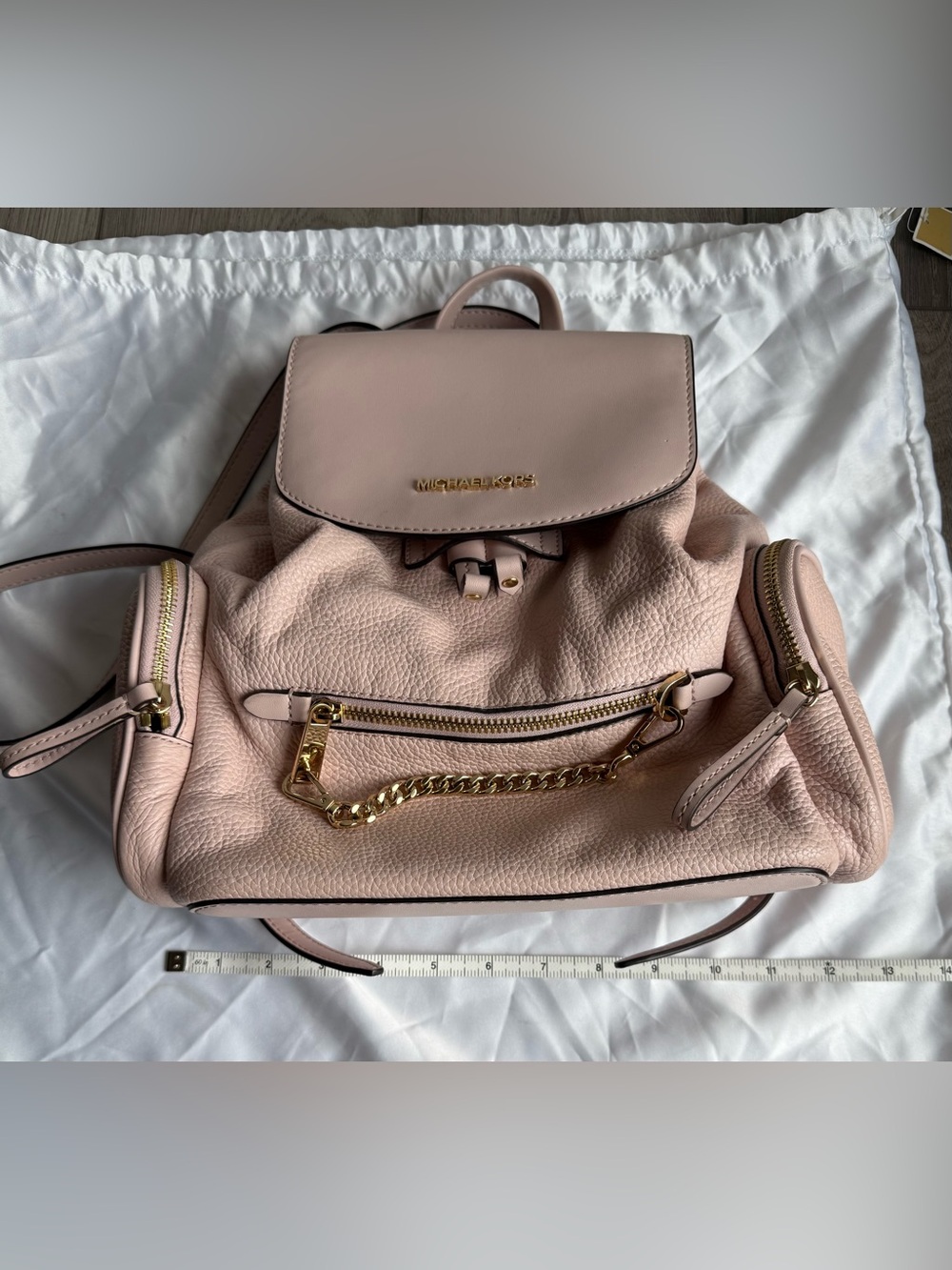 Michael Kors Pale Pink Leather Backpack with Gold Chain Detail - Picture 8 of 14